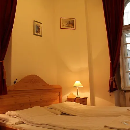 Old Monarchia Hotel