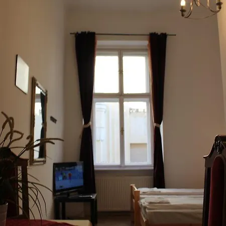 Old Monarchia 3* Budapest