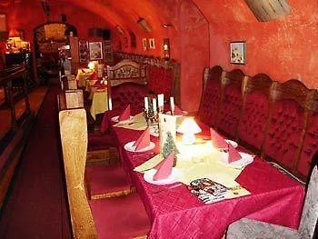 Old Monarchia Hotel 3*