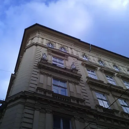 Old Monarchia Hotel